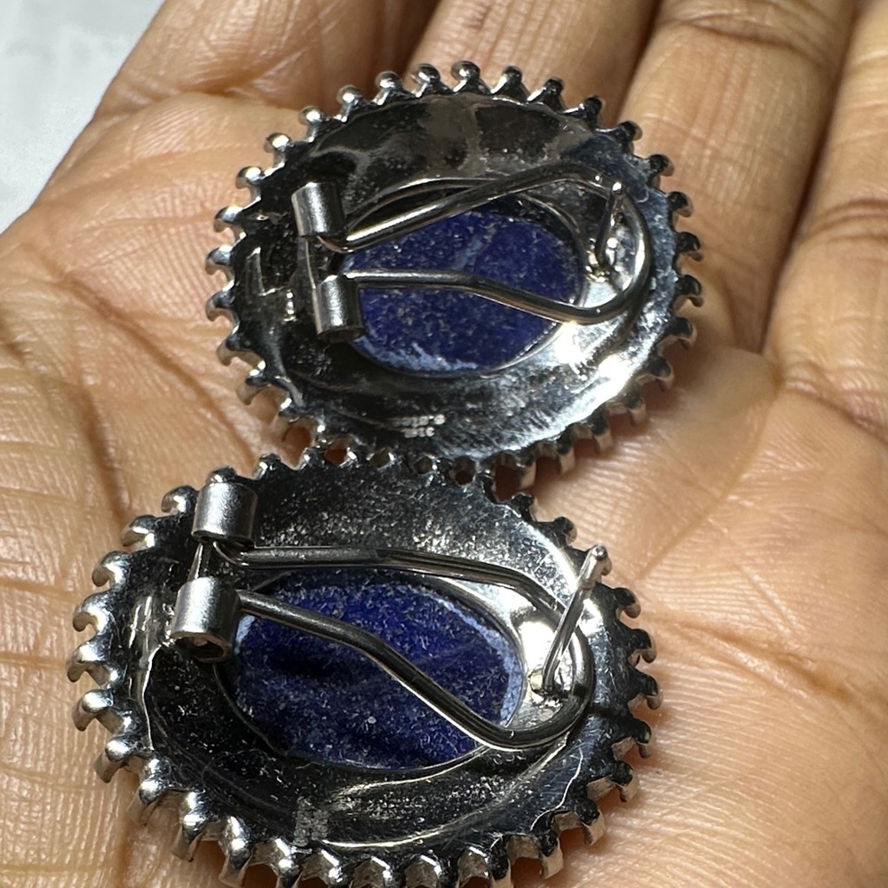 This is a pair of vintage silver-tone lapis lazuli cuff links - Picture 7 of 15